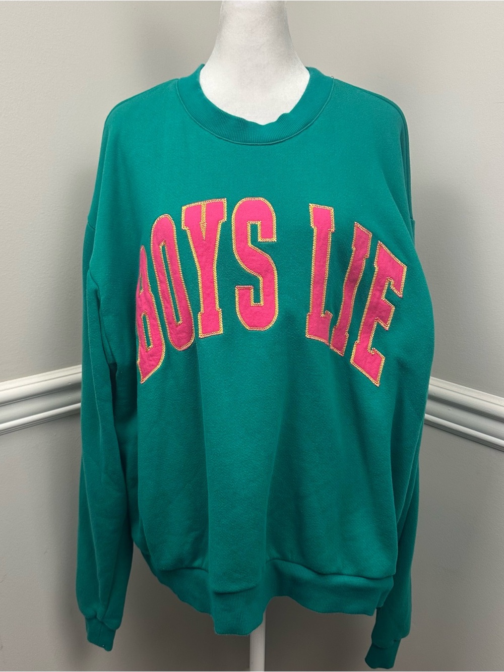 Boys Lie Green Crewneck Sweatshirt with Hot Pink Logo Appliqué XS/S